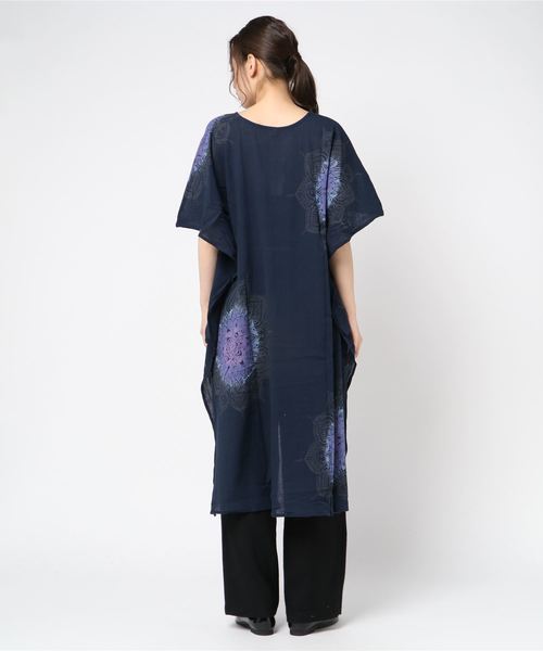 チャイハネ（チャイハネ）の「【チャイハネ】yul 曼荼羅模様ハイローヘムビッグシルエットワンピース（ワンピース・レディース・ホワイト/ネイビー/オレンジ/ミント/イエロー/ブラック×ブルー/パープル/カーキ・FREE）」の21枚目の写真