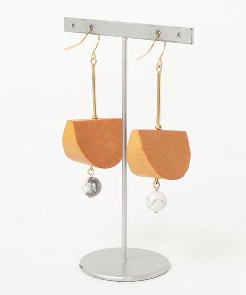 tone(トーン)の「【Naora】wood ピアス(ピアス(両耳用)・レディース・ブラウン・FREE)」の2枚目の写真
