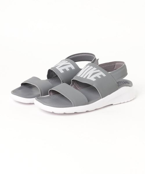 NIKE(ナイキ)の「NIKEウィメンズタンジュンサンダル(サンダル・レディース・ブラック/グレー/レッド・MEDIUM/LARGE)」の3枚目の写真