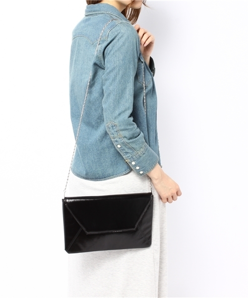 AZUL by moussy(アズールバイマウジー)の「2WAYメタリッククラッチバッグ(クラッチバッグ・レディース・シルバー/ブラック・FREE)」の9枚目の写真