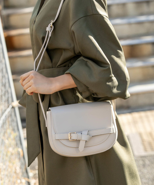 Edit Sheen(エディットシーン)の「ベルトデザインポシェット(ショルダーバッグ・レディース・ブラック/アイボリー/モカ・FREE)」の2枚目の写真