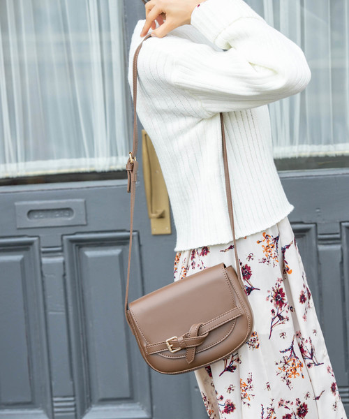 Edit Sheen(エディットシーン)の「ベルトデザインポシェット(ショルダーバッグ・レディース・ブラック/アイボリー/モカ・FREE)」の18枚目の写真