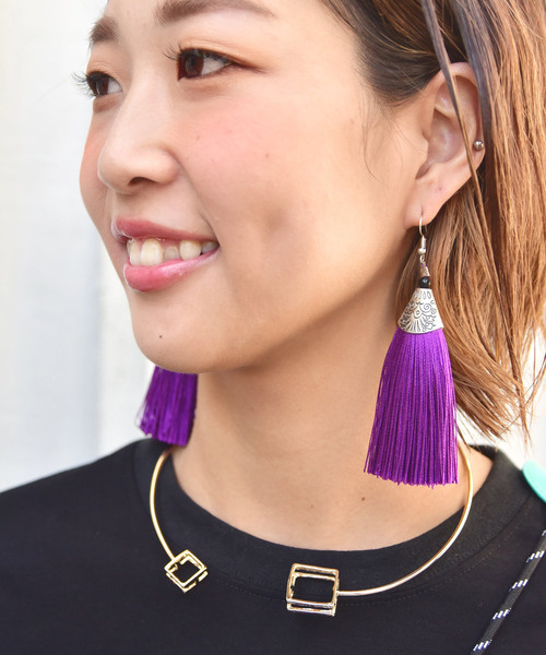 チャイハネ（チャイハネ）の「【チャイハネ】エスニック調ロングタッセルピアス（ピアス（両耳用）・レディース・ブラック/パープル/レッド/ブルー・FREE）」の3枚目の写真