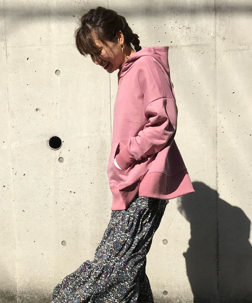 meJane(ミージェーン)の「裏毛フーディ/プルオーバー(パーカー・レディース・ホワイト/グレー/ベージュ/ラベンダー・フリー)」の13枚目の写真