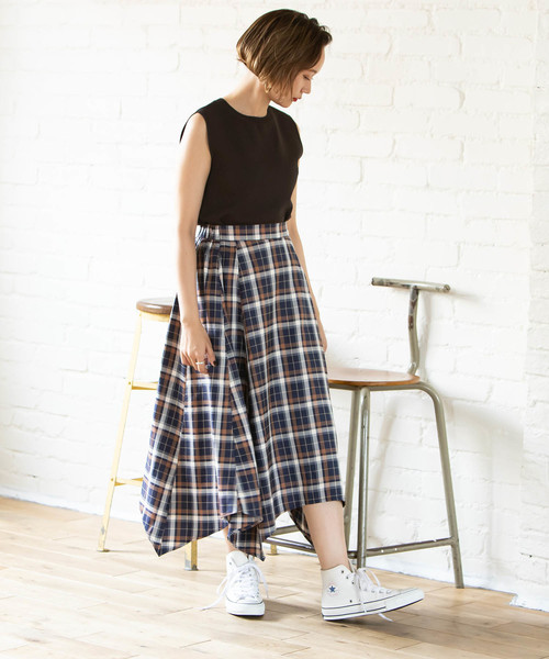 N.(N. Natural Beauty Basic)(エヌエヌナチュラルビューティーベーシック)の「◆イレヘムチェックスカート(スカート・レディース・ベージュ系その他/ダークネイビー・MEDIUM)」の6枚目の写真