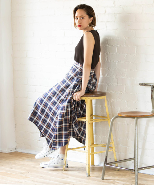 N.(N. Natural Beauty Basic)(エヌエヌナチュラルビューティーベーシック)の「◆イレヘムチェックスカート(スカート・レディース・ベージュ系その他/ダークネイビー・MEDIUM)」の5枚目の写真