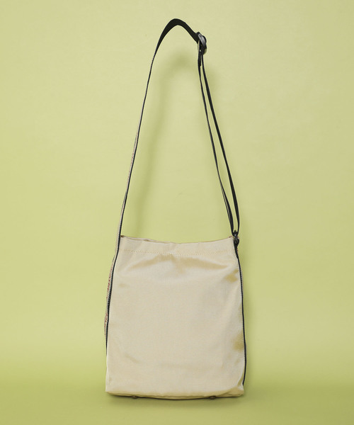 THEATRE PRODUCTS(シアタープロダクツ)の「【THEATRE PRODUCTS(シアタープロダクツ)】《STUDIOUS別注》ジャガードテープサコッシュバッグ(ショルダーバッグ・レディース・ベージュ/ブラック・FREE)」の9枚目の写真