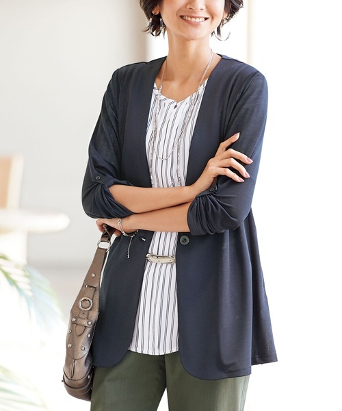 BELLUNA（ベルーナ）の「洗える涼感ストレッチジャケット（ノーカラージャケット・レディース・ライトグレー/ブラック/カーキ/キャメル/ダークネイビー・MEDIUM/LARGE/X-LARGE）」の2枚目の写真