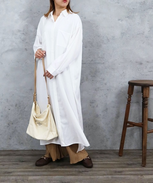 Riberry（リベリー）の「ロングシャツワンピ（シャツワンピース・レディース・ホワイト/ベージュ/ライトグリーン/ラベンダー・FREE）」の2枚目の写真