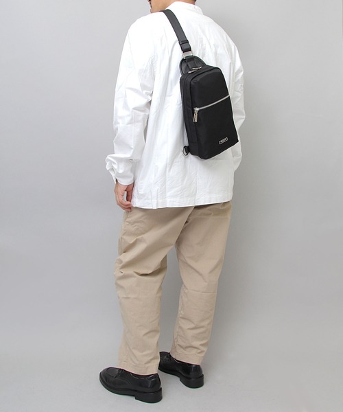 REGiSTA(レジスタ)の「REGiSTA / レジスタ / 撥水加工 高密度ナイロン ボディバッグ / 縦型 / 大きめ(ボディバッグ/ウエストポーチ・メンズ・ブラック・FREE)」の15枚目の写真