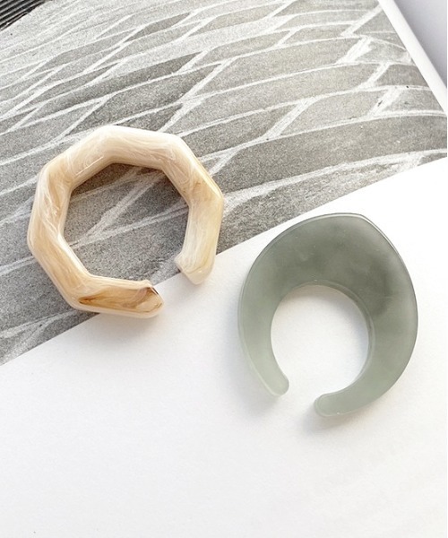 apres jour mignon（アプレジュールミニョン）の「【apresjour mignon×ARIAZ】アソート変形カラーイヤカフ（イヤリング・レディース・A/B/C/D/E/F/G/H・ONESIZE）」の6枚目の写真