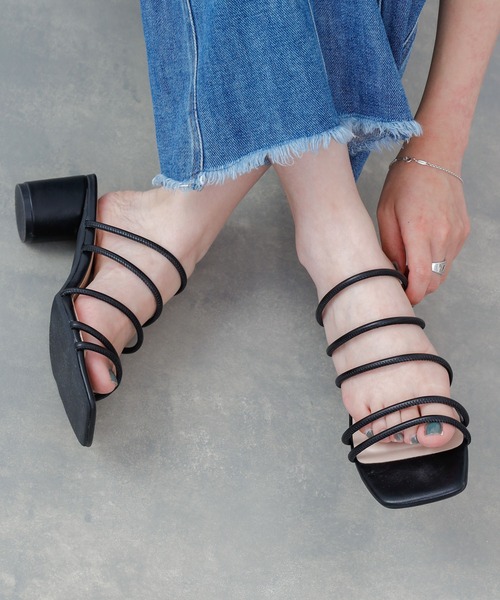 COLONY 2139（コロニートゥーワンスリーナイン）の「ストラップサンダル（サンダル・レディース・ブラック/サックスブルー/アイボリー・22.5cm/23.5cm/24.5cm）」の3枚目の写真