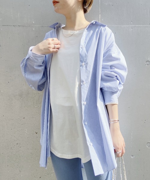 SHENERY(シーナリー)の「ストライプBIGシャツ(シャツ/ブラウス・レディース・ブルー/マルチ・FREE)」の4枚目の写真