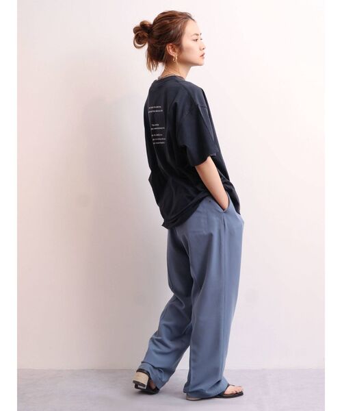 Ungrid（アングリッド）の「【10周年限定】UngridバッグロゴデザインTee（Tシャツ/カットソー・レディース・チャコールグレー/ブルー/オフホワイト・FREE）」の6枚目の写真