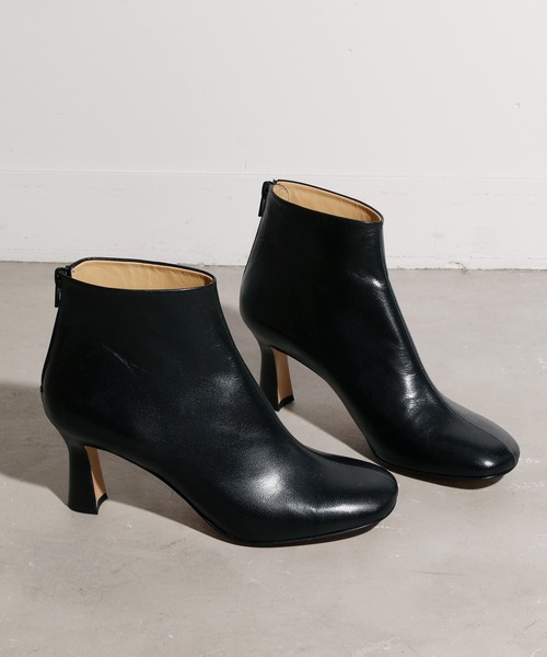 JANESMITH（ジェーンスミス）の「JANESMITH ジェーンスミス / ROUND TOE SHORT BOOTS ラウンドトゥレザーショートブーツ / 21WSHO-#936L（ブーツ・レディース・キャメル/ブラック・35.5/36/36.5/37/37.5/38）」の2枚目の写真