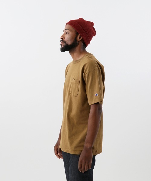 Champion(チャンピオン)の「【Champion/チャンピオン】メンズ MADE IN USA T1011(ティーテンイレブン) ショートスリーブポケットTシャツ(Tシャツ/カットソー・メンズ・ライトグリーン/レッド系その他6/カーキ/ナチュラル/サックスブルー/モカ・SMALL/X-LARGE/MEDIUM)」の2枚目の写真