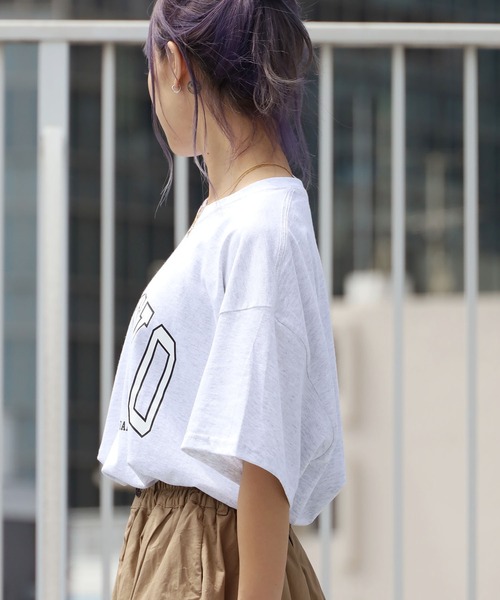 made in standard （メイドインスタンダード）の「MADE IN STANDARD/メイドインスタンダード TOKYO カレッジロゴTシャツ（Tシャツ/カットソー・メンズ・ベージュ/ブラック/グレー/ホワイト・M/L/XL）」の5枚目の写真