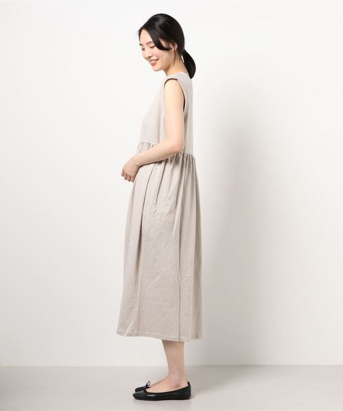 coca(coca)(コカ)の「ノースリーブカットワンピース(ワンピース・レディース・チャコールグレー/ベージュ・ONE SIZE)」の15枚目の写真