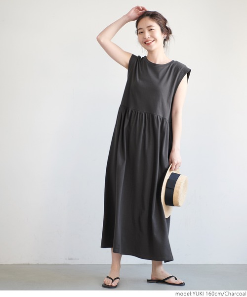 coca(coca)(コカ)の「ノースリーブカットワンピース(ワンピース・レディース・チャコールグレー/ベージュ・ONE SIZE)」の4枚目の写真