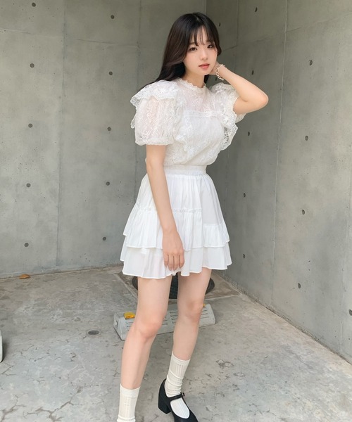 titty＆Co. PETIT by poyo（ティティーアンドコープティバイポヨ）の「【titty&Co.PETIT by POYO】フラワーレースレイヤードブラウス（シャツ/ブラウス・レディース・オフホワイト/ブラック・FREE）」の4枚目の写真