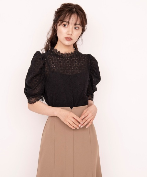 WILLSELECTION(ウィルセレクション)の「刺繍レースハイネックブラウス(シャツ/ブラウス・レディース・オフホワイト/ブラック・MEDIUM)」の8枚目の写真