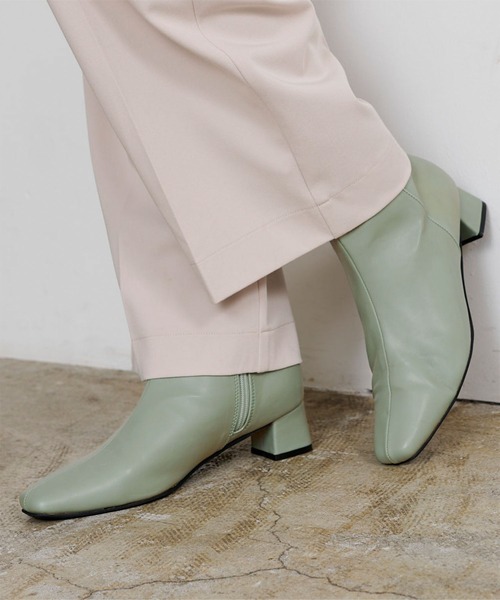 UR'S（ユアーズ）の「4.5cmスクエアトゥブーツ（ブーツ・レディース・ベージュ系その他/ホワイト/ベージュ/ボルドー/ブラック/ミント/アイボリー/ダークブラウン・S/M/L/LL）」の7枚目の写真