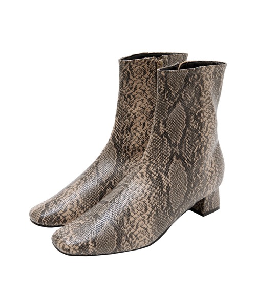 UR'S（ユアーズ）の「4.5cmスクエアトゥブーツ（ブーツ・レディース・ベージュ系その他/ホワイト/ベージュ/ボルドー/ブラック/ミント/アイボリー/ダークブラウン・S/M/L/LL）」の12枚目の写真