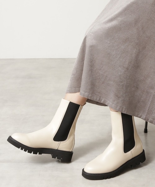 NATURAL BEAUTY BASIC（ナチュラルビューティーベーシック）の「サイドゴアトラックブーツ/0171287970（ブーツ・レディース・オフホワイト/ブラック・SMALL/MEDIUM/LARGE）」の5枚目の写真