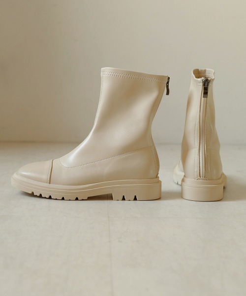 Bab（バブ）の「【WEB限定】トラックソールショートブーツ（ブーツ・レディース・ブラック/オフホワイト・23.5cm/24.5cm/23.0cm/24.0cm/22.5cm）」の2枚目の写真