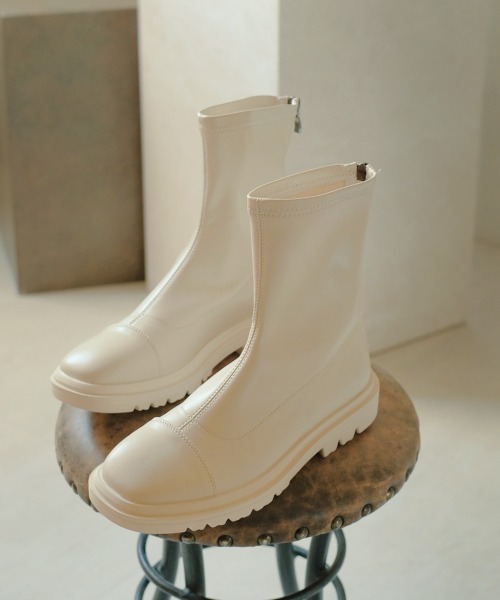 Bab（バブ）の「【WEB限定】トラックソールショートブーツ（ブーツ・レディース・ブラック/オフホワイト・23.5cm/24.5cm/23.0cm/24.0cm/22.5cm）」の7枚目の写真