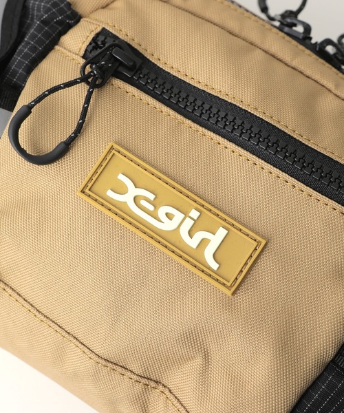 X-girl(エックスガール)の「RUBBER BOX LOGO HIP BAG(ボディバッグ/ウエストポーチ・レディース・ベージュ/ブラック・ONE SIZE)」の15枚目の写真