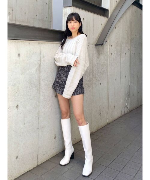 EMODA（エモダ）の「ルーズワイドデコルテニット（ニット/セーター・レディース・アイボリー/グレー/ブラック/ブルー・FREE）」の18枚目の写真