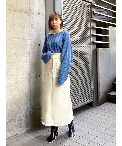 EMODA（エモダ）の「ルーズワイドデコルテニット（ニット/セーター・レディース・アイボリー/グレー/ブラック/ブルー・FREE）」の6枚目の写真