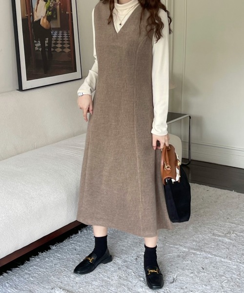emi+（エミプラス）の「Vネックノースリーブロングワンピース
