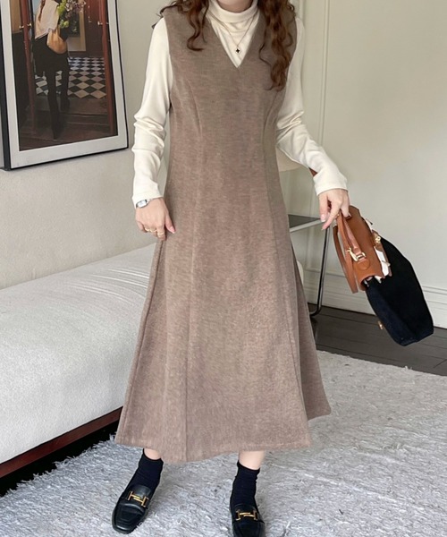 emi+（エミプラス）の「Vネックノースリーブロングワンピース