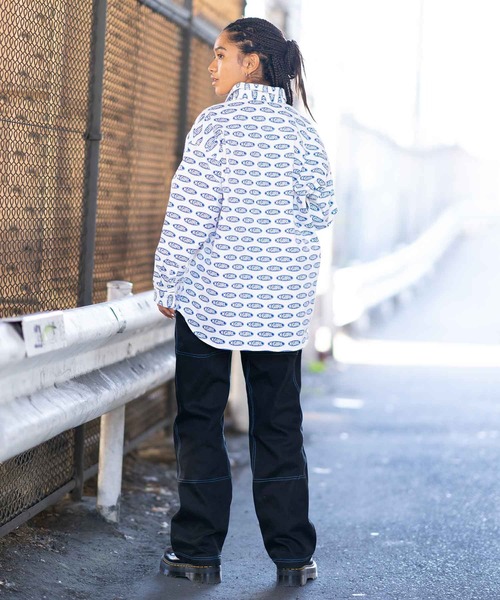 X-girl(エックスガール)の「OVAL LOGO L/S SHIRT(シャツ/ブラウス・レディース・ブラック/ホワイト・M/S)」の4枚目の写真