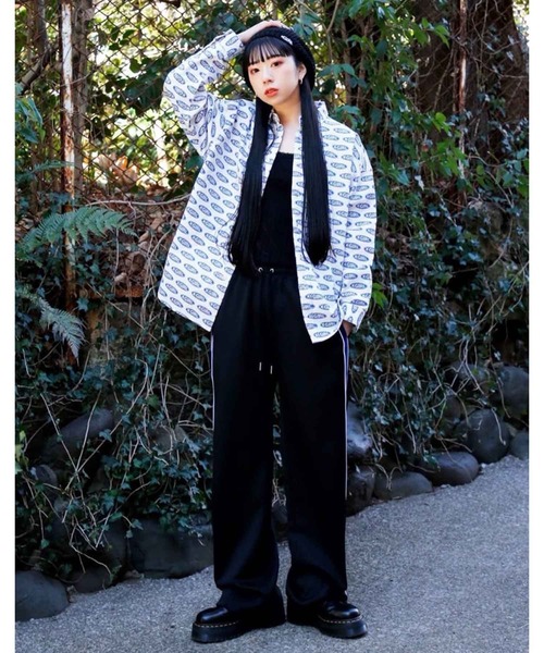 X-girl(エックスガール)の「OVAL LOGO L/S SHIRT(シャツ/ブラウス・レディース・ブラック/ホワイト・M/S)」の19枚目の写真