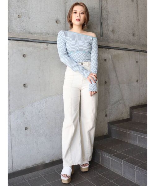 MURUA（ムルーア）の「MIXパターンストレートパンツ【セットアップ着用可能】（デニムパンツ・レディース・アイボリー/グレー・1/2）」の22枚目の写真