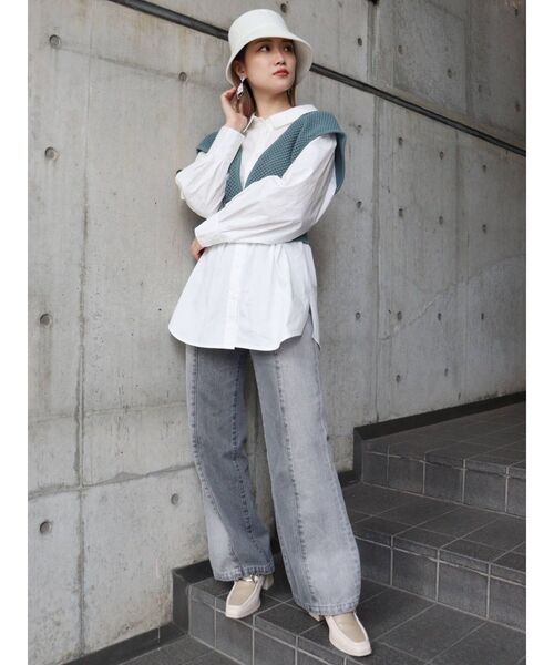 MURUA（ムルーア）の「MIXパターンストレートパンツ【セットアップ着用可能】（デニムパンツ・レディース・アイボリー/グレー・1/2）」の5枚目の写真
