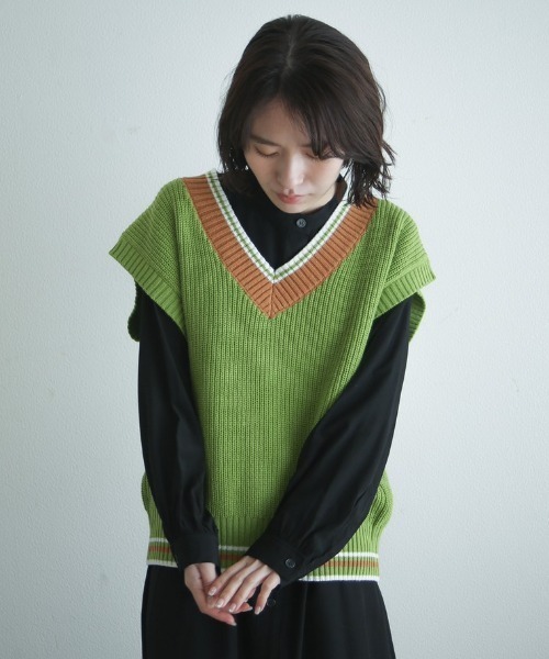 spoon store(スプーンストア)の「チルデンニットベスト(ベスト・レディース・グリーン/アイボリー・フリー)」の16枚目の写真