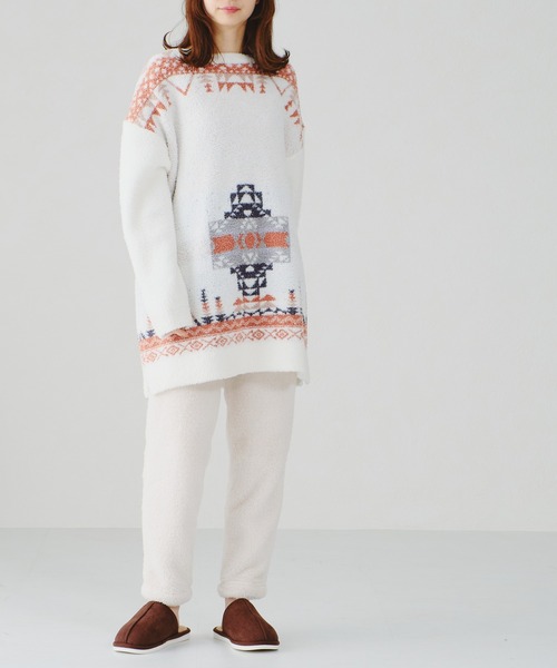 acro(アクロ)の「ジャガード柄チュニックプルオーバー/AC1266(ルームウェア/パジャマ・レディース・アイボリー・フリ-)」の3枚目の写真