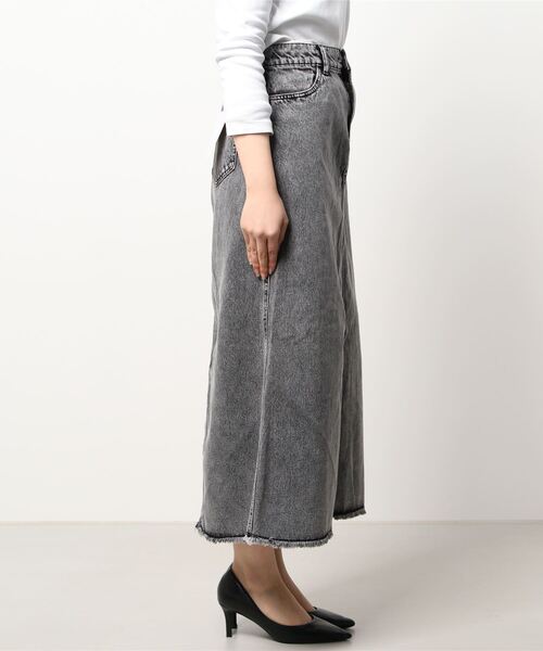 HONEYSUCKLE ROSE（ハニーサックルローズ）の「【HONEYSUCKLE ROSE】デニムセミフレアスカート（デニムスカート・レディース・ブラック・L/M）」の2枚目の写真