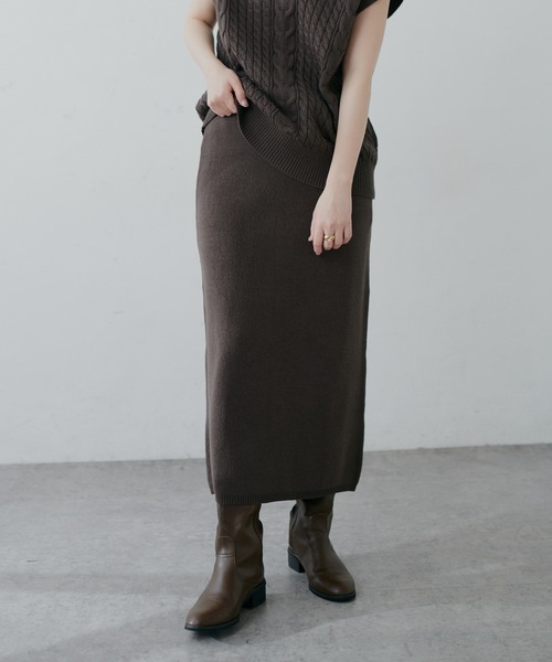 natural couture(ナチュラルクチュール)の「【セットアップ可能】シンプルニットタイトスカート(スカート・レディース・オフホワイト/スミクロ/ライトベージュ・FREE)」の2枚目の写真