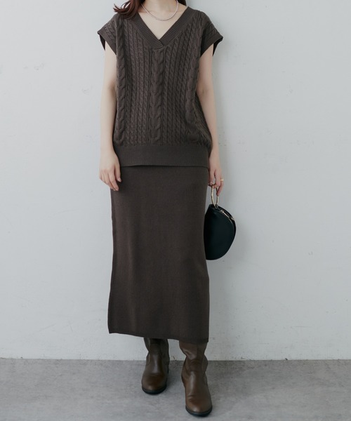 natural couture(ナチュラルクチュール)の「【セットアップ可能】シンプルニットタイトスカート(スカート・レディース・オフホワイト/スミクロ/ライトベージュ・FREE)」の12枚目の写真