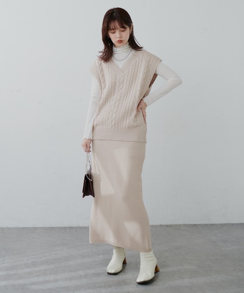 natural couture(ナチュラルクチュール)の「【セットアップ可能】シンプルニットタイトスカート(スカート・レディース・オフホワイト/スミクロ/ライトベージュ・FREE)」の10枚目の写真