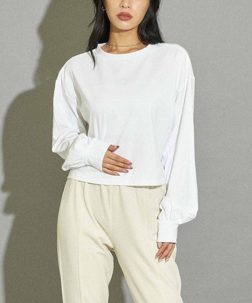 ANAP(アナップ)の「シンプル刺繍クロップドトップスカットソー(Tシャツ/カットソー・レディース・ベージュ/スミクロ/オフホワイト・FREE)」の2枚目の写真