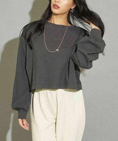 ANAP(アナップ)の「シンプル刺繍クロップドトップスカットソー(Tシャツ/カットソー・レディース・ベージュ/スミクロ/オフホワイト・FREE)」の3枚目の写真