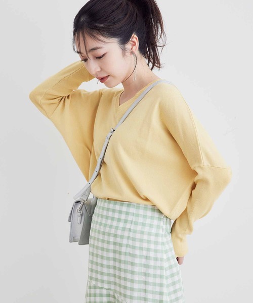 vis-`a-vis（ビサビ）の「【一部店舗限定】Vネックドルマンニットプルオーバー（ニット/セーター・レディース・ブラウン系その他3/サックスブルー/ピンク/イエロー・FREE）」の15枚目の写真