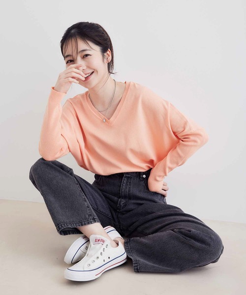 vis-`a-vis（ビサビ）の「【一部店舗限定】Vネックドルマンニットプルオーバー（ニット/セーター・レディース・ブラウン系その他3/サックスブルー/ピンク/イエロー・FREE）」の5枚目の写真