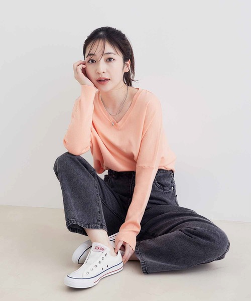 vis-`a-vis（ビサビ）の「【一部店舗限定】Vネックドルマンニットプルオーバー（ニット/セーター・レディース・ブラウン系その他3/サックスブルー/ピンク/イエロー・FREE）」の8枚目の写真